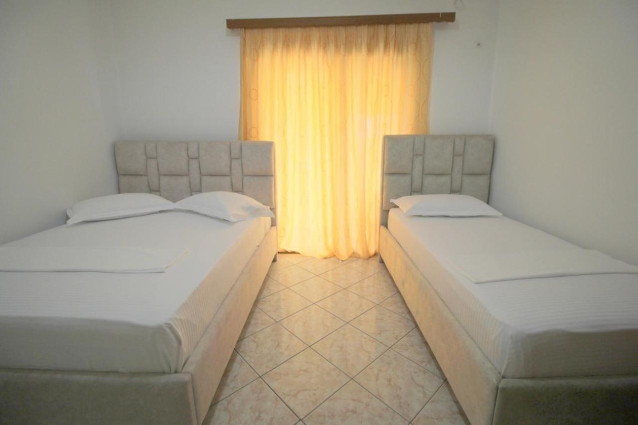 Hotel Vila Vilson Sarandë Habitación foto